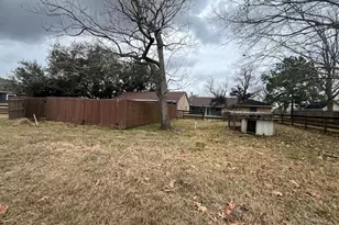 407 Branding Iron Cir, Angleton, TX 77515 - Photo 15