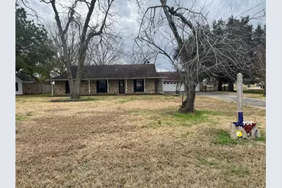 407 Branding Iron Circle, Angleton, TX 77515 - Photo 1