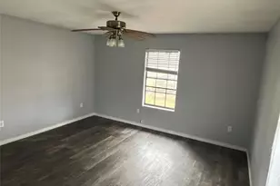 407 Branding Iron Cir, Angleton, TX 77515 - Photo 5