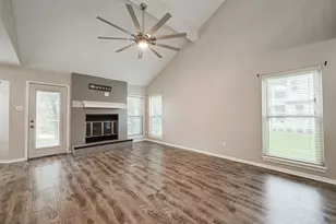 131 Cove Cir, Conroe, TX 77356 - Photo 7