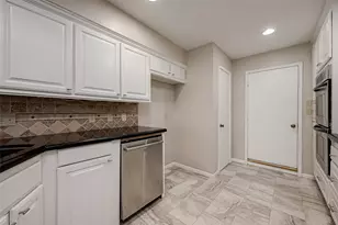 131 Cove Cir, Conroe, TX 77356 - Photo 17