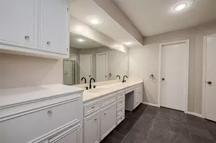 131 Cove Cir, Conroe, TX 77356 - Photo 23