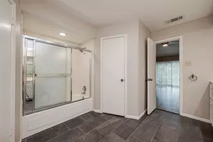 131 Cove Cir, Conroe, TX 77356 - Photo 27