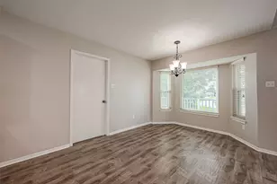 131 Cove Cir, Conroe, TX 77356 - Photo 9