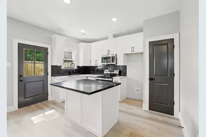 4719 Mallow Street #A, Houston, TX 77033 - Photo 5