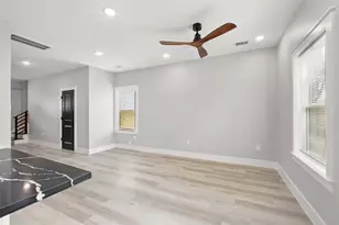 4719 Mallow St, Houston, TX 77033 - Photo 13