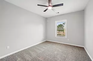 4719 Mallow St, Houston, TX 77033 - Photo 23