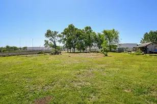 1411 Guadalupe St, Stafford, TX 77477 - Photo 3