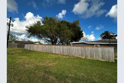 724 N Avenue F, Freeport, TX 77541 - Photo 29