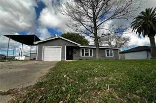 724 N Avenue F, Freeport, TX 77541 - Photo 3