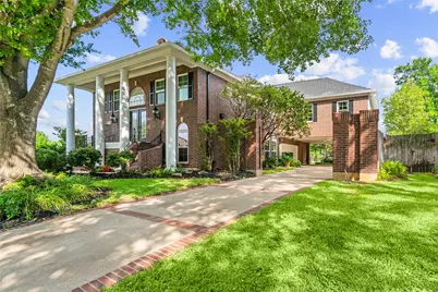 1734 Forestlake Drive, Sugar Land, TX 77479 - Photo 3