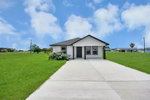 688 Swallow Dr, Palacios, TX 77465 - Photo 5