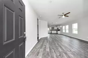 688 Swallow Dr, Palacios, TX 77465 - Photo 7
