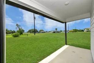 688 Swallow Dr, Palacios, TX 77465 - Photo 7