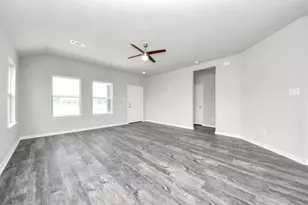 688 Swallow Dr, Palacios, TX 77465 - Photo 11