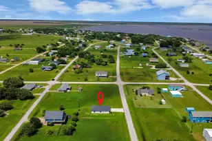 688 Swallow Dr, Palacios, TX 77465 - Photo 13