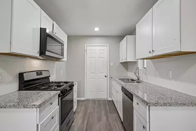 306 S Holmes Street, La Porte, TX 77571 - Photo 3