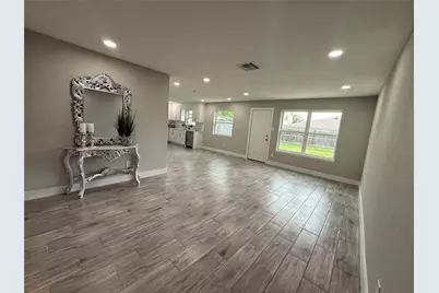 10007 Wren Street, La Porte, TX 77571 - Photo 9