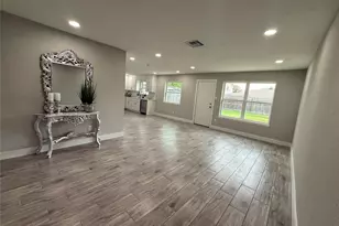 10007 Wren St, La Porte, TX 77571 - Photo 9