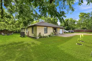 3910 Dickinson Ave, Dickinson, TX 77539 - Photo 37