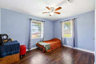 3910 Dickinson Ave, Dickinson, TX 77539 - Photo 31