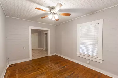 104 S Beauregard Street, Alvin, TX 77511 - Photo 5