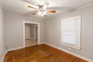 104 S Beauregard St, Alvin, TX 77511 - Photo 5