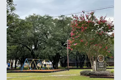 104 S Beauregard Street, Alvin, TX 77511 - Photo 15