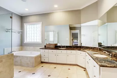 11328 Surrey Oaks Lane, Piney Point Village, TX 77024 - Photo 25