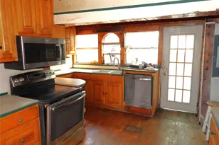 718 E Houston Ave, Crockett, TX 75835 - Photo 13