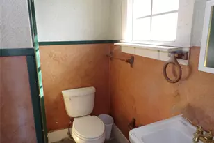 718 E Houston Ave, Crockett, TX 75835 - Photo 7