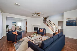 9731 New Kent Dr, Sugar Land, TX 77498 - Photo 3