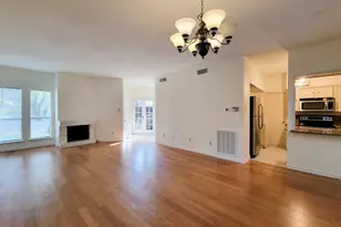 10811 Richmond Ave, Houston, TX 77042 - Photo 11