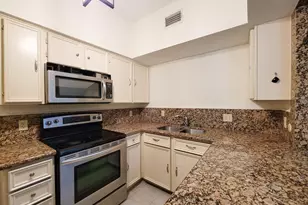 10811 Richmond Ave, Houston, TX 77042 - Photo 5