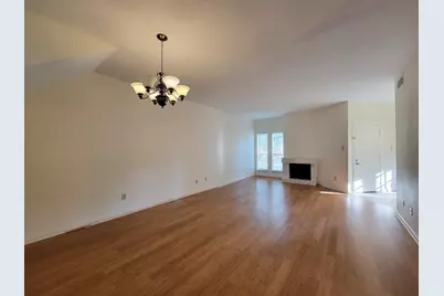 10811 Richmond Avenue #47, Houston, TX 77042 - Photo 9