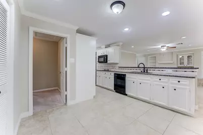 6523 Cypress Point Drive, Houston, TX 77069 - Photo 11