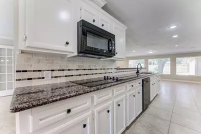 6523 Cypress Point Drive, Houston, TX 77069 - Photo 7