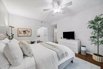11711 Memorial Drive #272, Houston, TX 77024 - Photo 13
