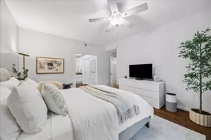 11711 Memorial Dr, Houston, TX 77024 - Photo 13