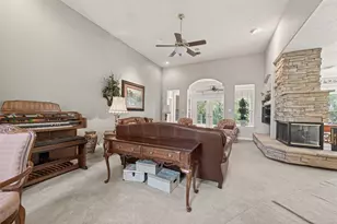 13 Wedgewood Blvd, Conroe, TX 77304 - Photo 9