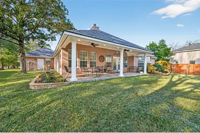 13 Wedgewood Boulevard, Conroe, TX 77304 - Photo 3