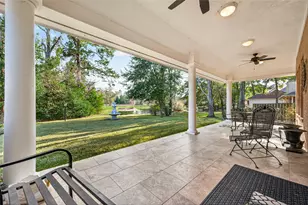 13 Wedgewood Blvd, Conroe, TX 77304 - Photo 3