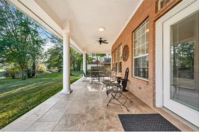 13 Wedgewood Boulevard, Conroe, TX 77304 - Photo 11