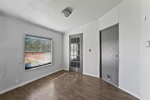 924 County Rd 5021, Cleveland, TX 77327 - Photo 9