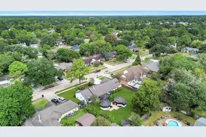 807 Sandringham Drive, Friendswood, TX 77546 - Photo 33