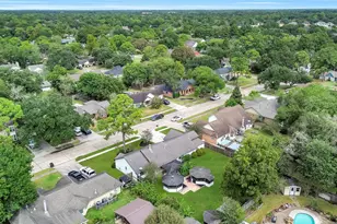 807 Sandringham Dr, Friendswood, TX 77546 - Photo 33