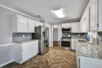 807 Sandringham Drive, Friendswood, TX 77546 - Photo 9