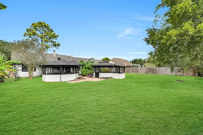 807 Sandringham Drive, Friendswood, TX 77546 - Photo 29