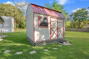 519 S 1st St, Huntington, TX 75949 - Photo 3