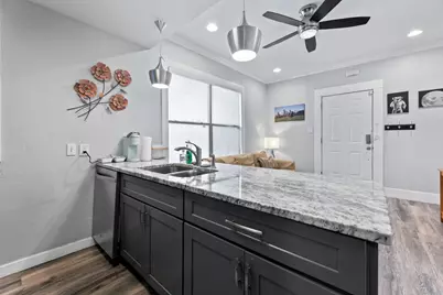 412 Drew St #3, Houston, TX 77006 - Photo 7